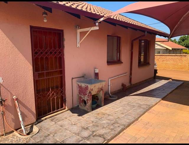 3 BEDROOM HOUSE FOR SALE IN SOSHANGUVE VV